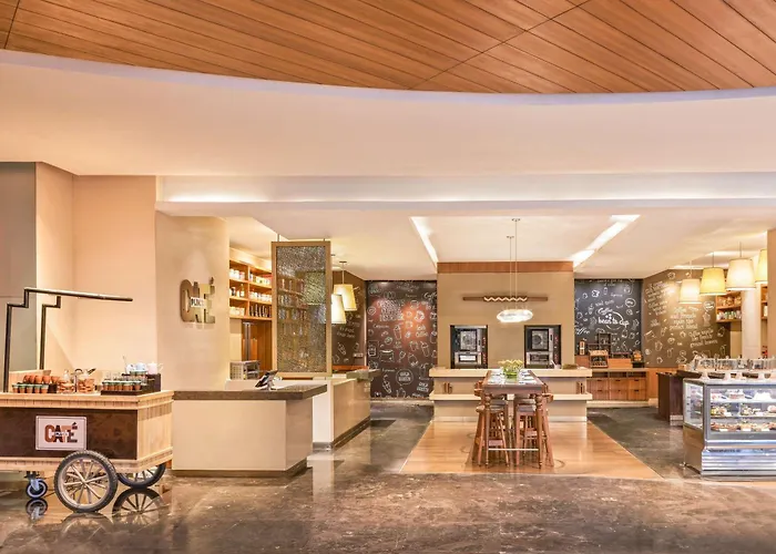 Pullman New Delhi Aerocity