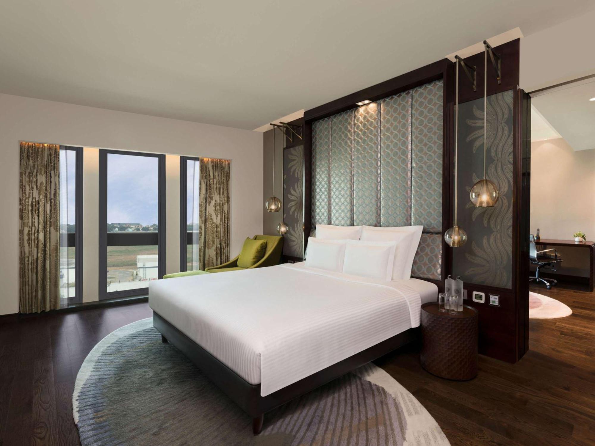 Pullman Aerocity 5*