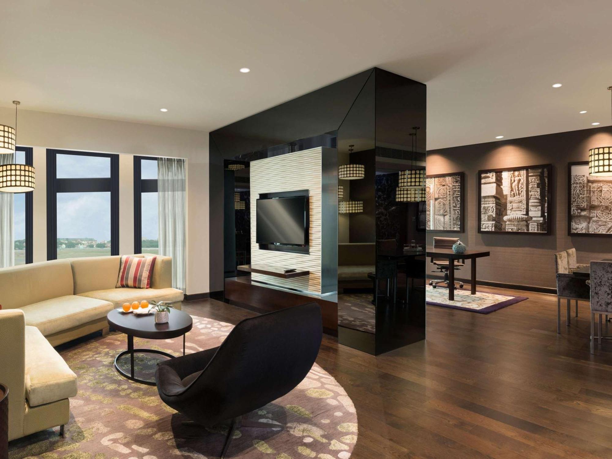 Pullman Aerocity Hotel 5*