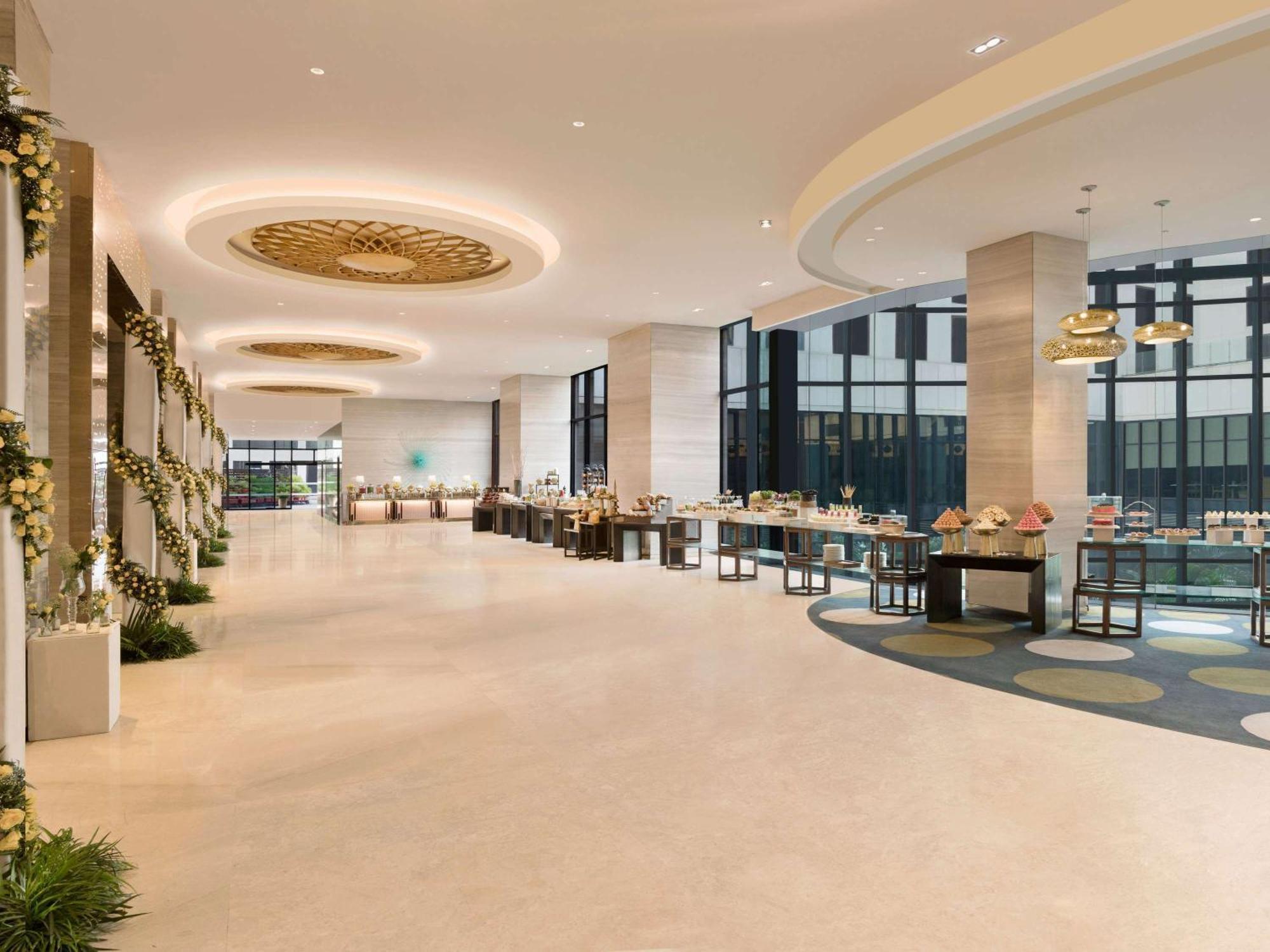 Pullman Aerocity Hotel 5*