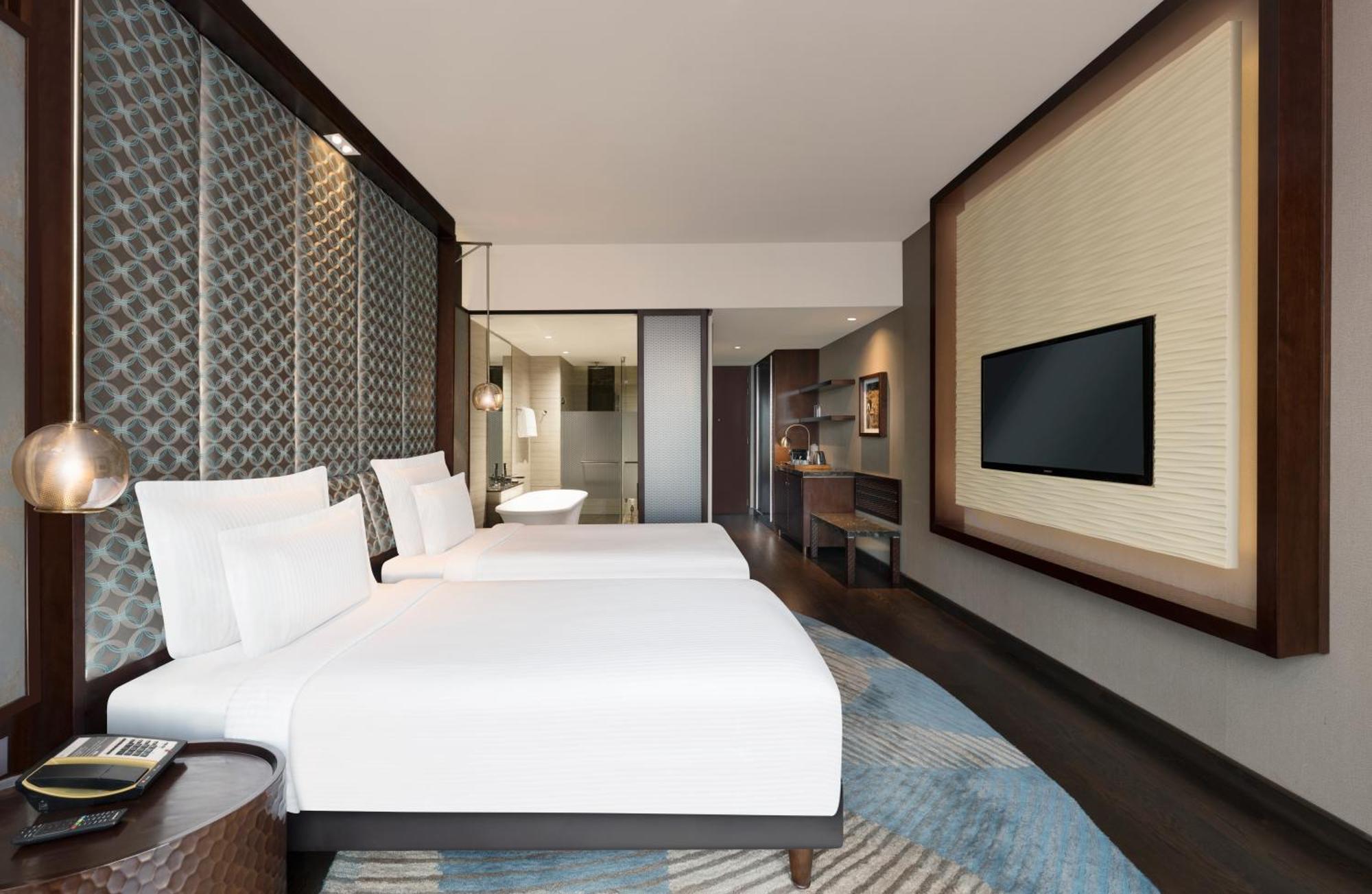Pullman Aerocity Hotel 5*